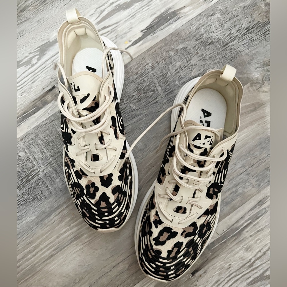 APL Streamline Running Sneakers in Parchment/Black/Leopard - Picture 7 of 9